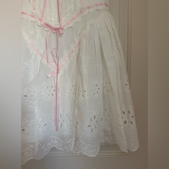 Lacemade eyelet white mini dress with detachable sleeves - Picture 5 of 7